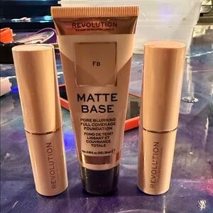 Revolution Matte Base Foundation - F8